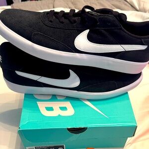 Nike SB Black and White Sneakers